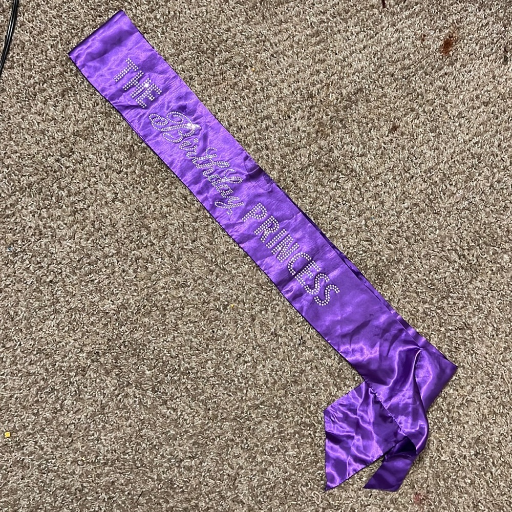 Rhinestone stud “The birthday princess” sash